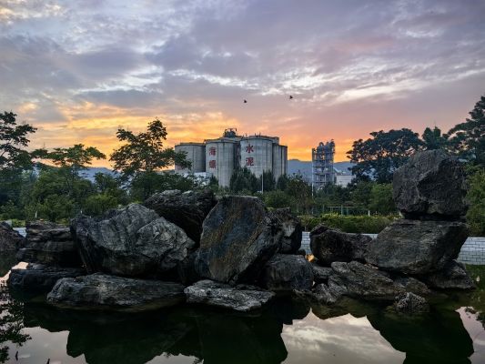 為霞尚滿天，梁平海螺譚嬌_副本