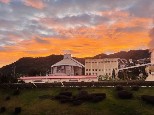 盈江允罕：岑欣俊，作品名：晚霞映照的畫卷_副本